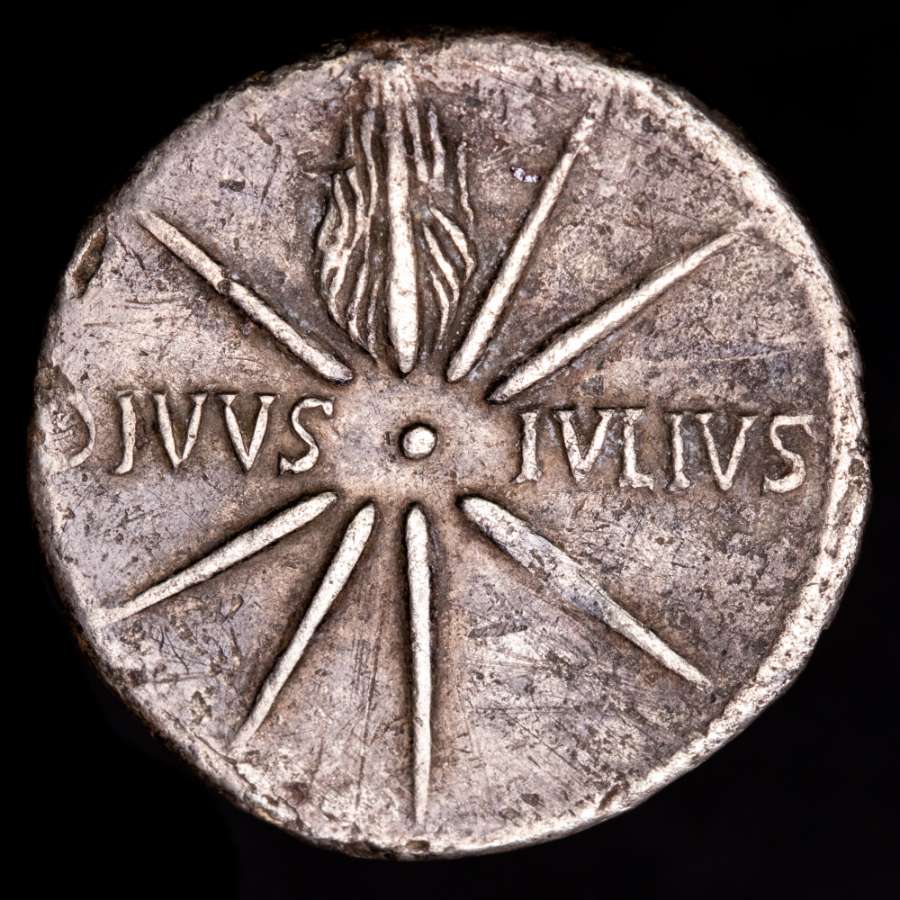 Augusto. Denario. Caesaraugusta. 19-18 aC. Cometa de ocho rayos ...