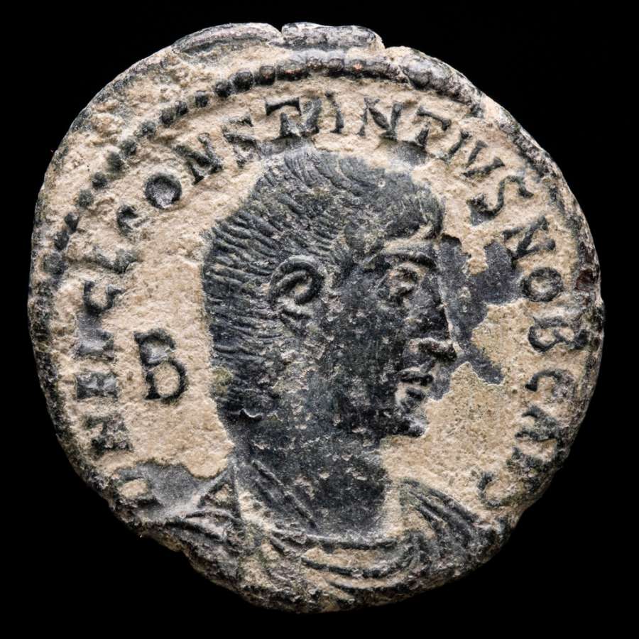 *Lucernae* Constantius Gallus Maiorina FELTEMPREPARATIO – Γ/ RΩS Rome 351/4 AD