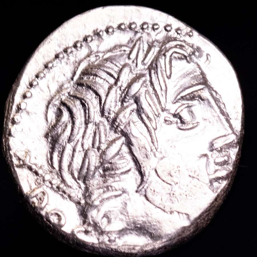 L. Rubrius Dossenus Denario - Carro triunfal. | Lucernae Numismática