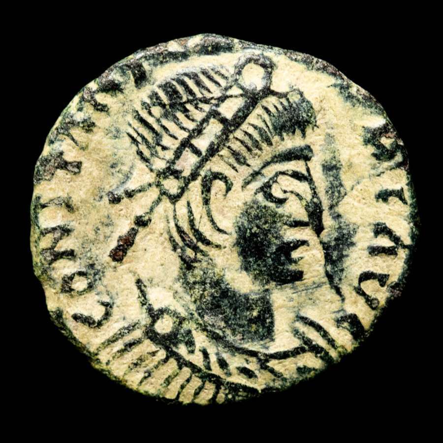 *Lucernae* Constans Half Follis GLORIA EXERCITVS – C in banner 346/8 AD