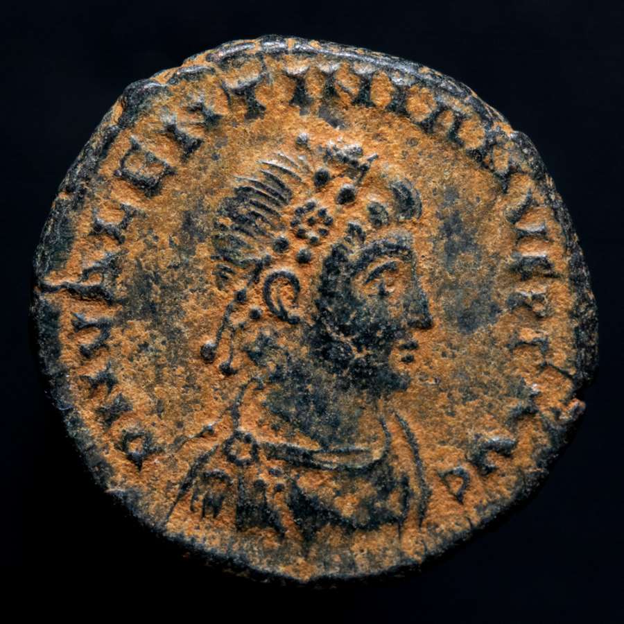 *Lucernae* Valentinian II Follis CONCORDIA AVGGG θ ANTΓ (6100) Antioch 383 AD