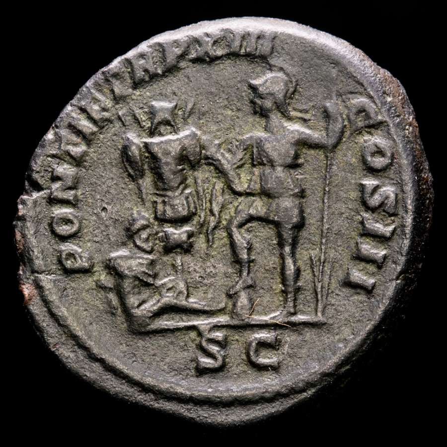 *LUCERNAE* CARACALLA AS. Virtus, trofeo y cautivo. PONTIF TRP XIII COS ...